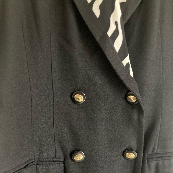 Vintage 90s sleeveless black blazer midi dress with zebra print collar. Size 10 - Picture 4 of 6